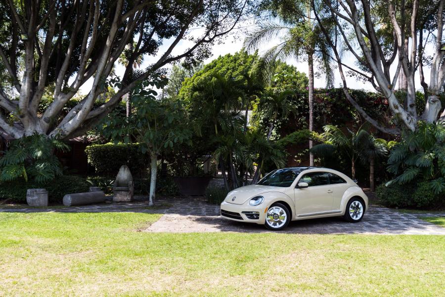  Volkswagen Beetle SEL Final Edition 2018 года  (WW) (фото 6 из 19)